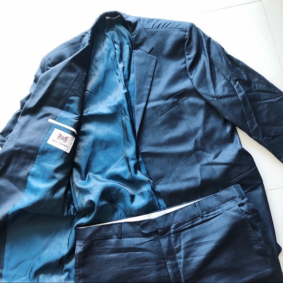 Hickey Freeman navy blue suit - Picture 2 of 5